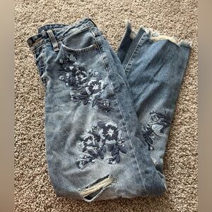 Hollister Blue Jeans with Floral Embroidery (high rise vintage straight)